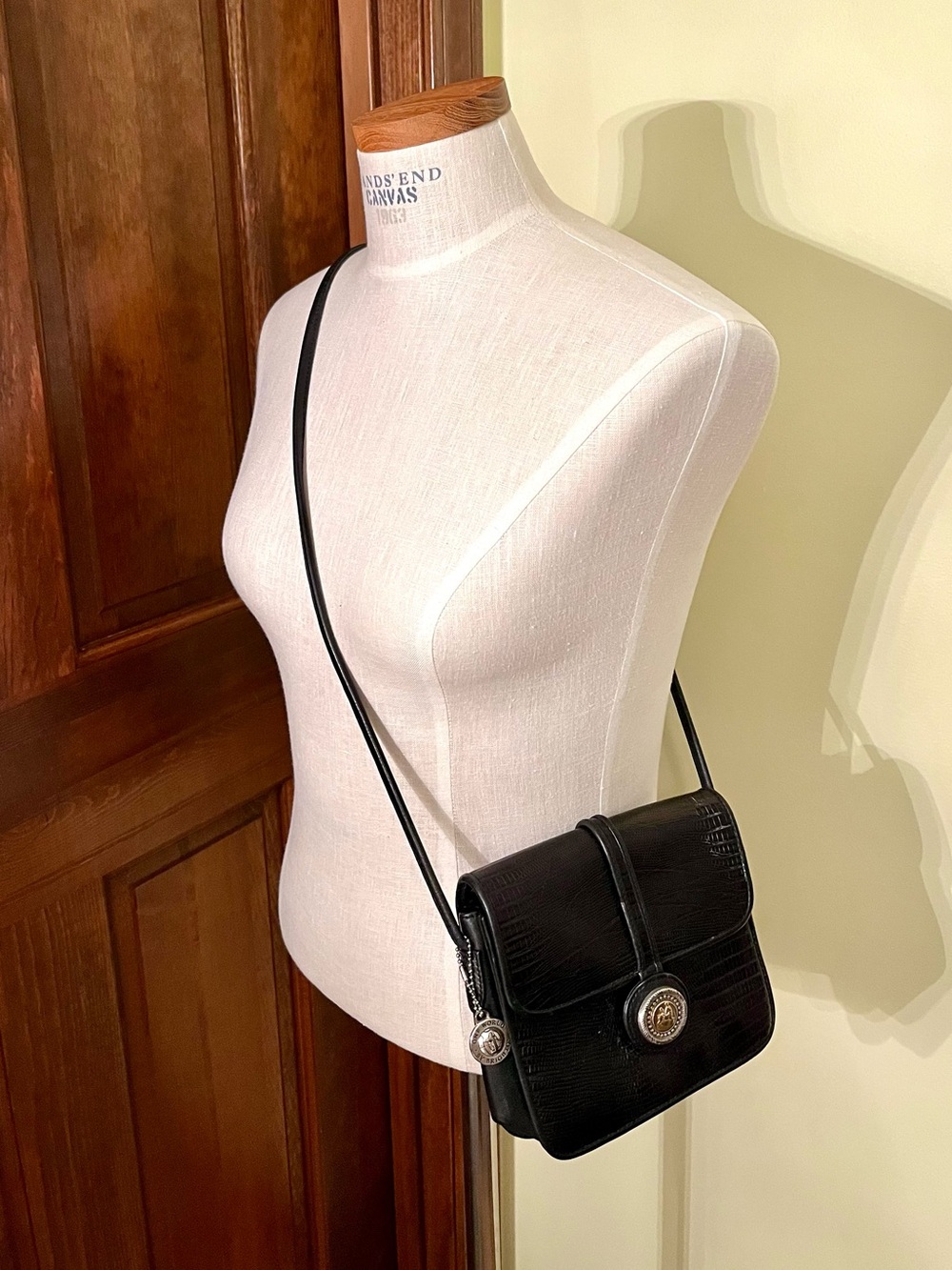 Vintage Brighton Black Leather Croc Embossed Crossbody